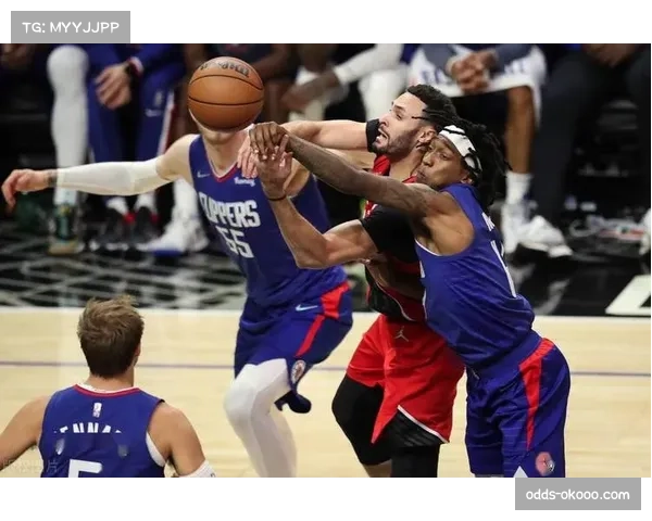 广州抢断7.9次联盟前列,防守压迫未能转化为高效快攻 广州抢断7.9次联盟前列,防守压迫未能转化为高效快攻