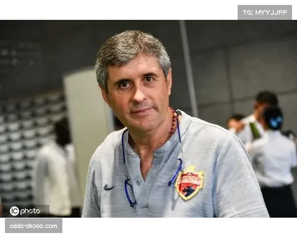 深圳新援克里斯托弗抵达宝安机场 注册顺利或迎主场首秀